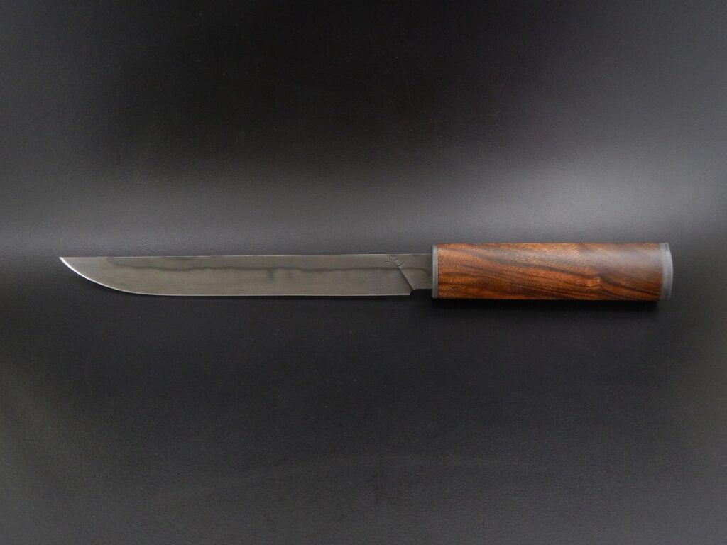 Couteau à filet, manche wa en noyer