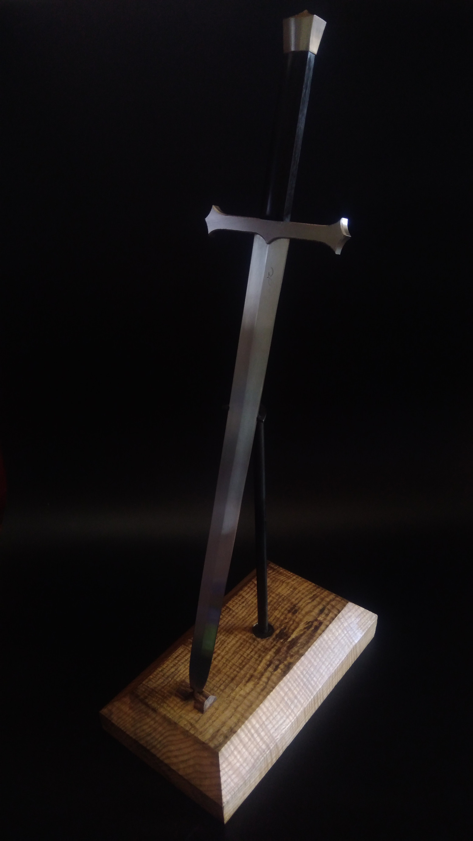 Épée forgée de 45 cm, fusée en ébène